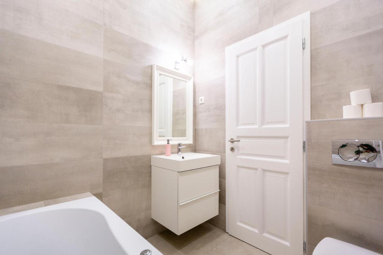 Luxury 3Bedrm 2Bathrm Apartment With Danube River View Budapest Exteriör bild