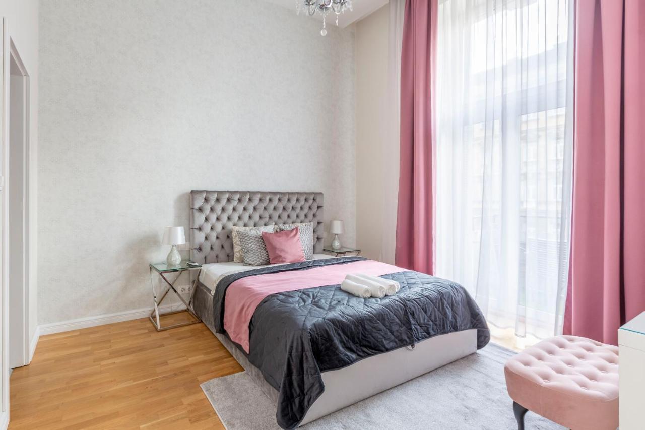 Luxury 3Bedrm 2Bathrm Apartment With Danube River View Budapest Exteriör bild